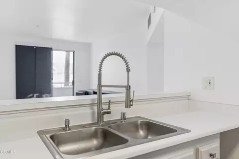 Kitchen - 865 S B St #Q2, Oxnard, CA 93030 photo 2 of 3