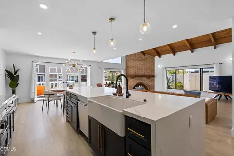 Kitchen - 3960 W Hemlock St, Oxnard, CA 93035 photo 4 of 4