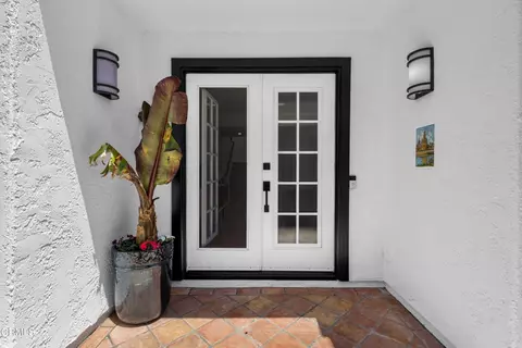 Entry Way - 3960 W Hemlock St, Oxnard, CA 93035 photo 1 of 2