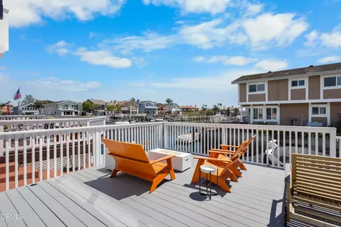 Exterior - 3960 W Hemlock St, Oxnard, CA 93035 photo 7 of 8