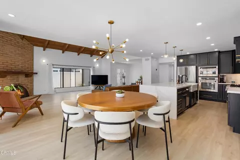 Dining - 3960 W Hemlock St, Oxnard, CA 93035 photo 1 of 1