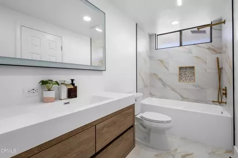 Bath - 3960 W Hemlock St, Oxnard, CA 93035 photo 1 of 3