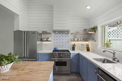 Kitchen - 4621 Falkirk Bay, Oxnard, CA 93035 photo 3 of 4