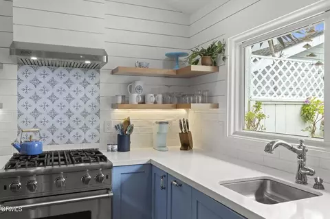 Kitchen - 4621 Falkirk Bay, Oxnard, CA 93035 photo 4 of 4
