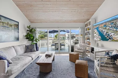 Living - 4621 Falkirk Bay, Oxnard, CA 93035 photo 2 of 3