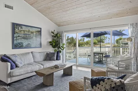 Living - 4621 Falkirk Bay, Oxnard, CA 93035 photo 3 of 3