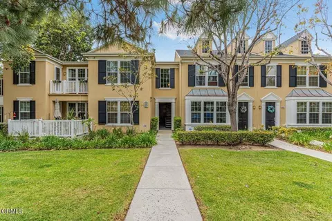 990 Holiday Ave, Ventura, CA 93003