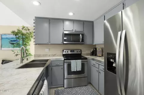Kitchen - 3027 Harbor Blvd, Oxnard, CA 93035 photo 2 of 3