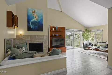 Living - 3027 Harbor Blvd, Oxnard, CA 93035 photo 1 of 5