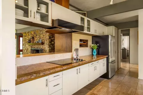 Kitchen - 669 Highland Dr, Ojai, CA 93023 photo 2 of 2