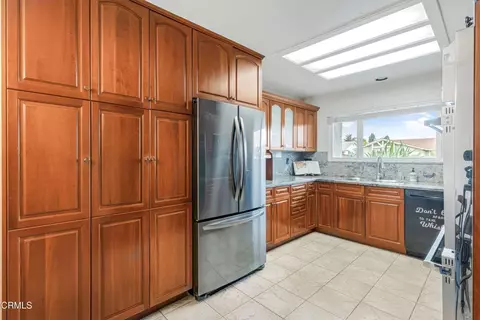 Kitchen - 1273 Coe St, Camarillo, CA 93010 photo 2 of 3