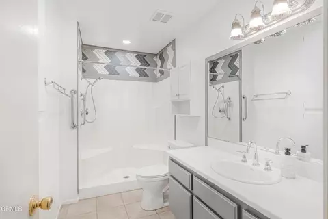 Bath - 1273 Coe St, Camarillo, CA 93010 photo 3 of 4