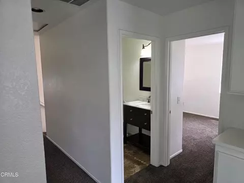 Entry Way - 1711 Florentina Dr, Oxnard, CA 93030 photo 3 of 4