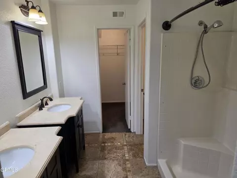 Bath - 1711 Florentina Dr, Oxnard, CA 93030 photo 2 of 4