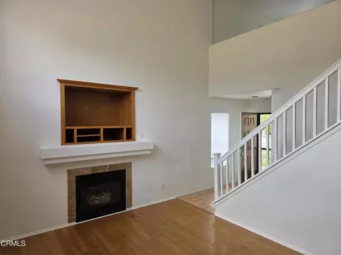 Living - 1711 Florentina Dr, Oxnard, CA 93030 photo 3 of 5