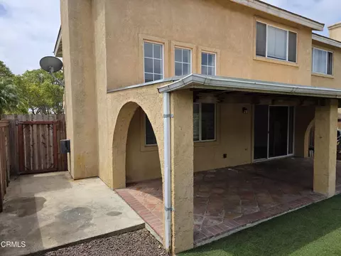 Exterior - 1711 Florentina Dr, Oxnard, CA 93030 photo 6 of 8