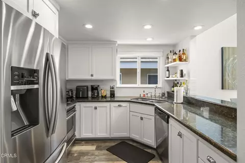 Kitchen - 3908 Ocean Dr, Oxnard, CA 93035 photo 2 of 2