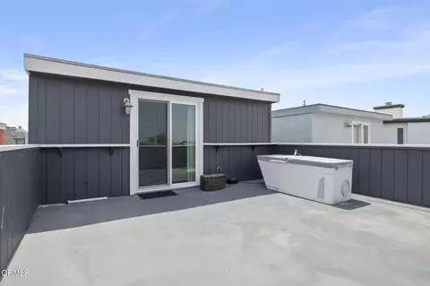 Exterior - 3908 Ocean Dr, Oxnard, CA 93035 photo 3 of 4