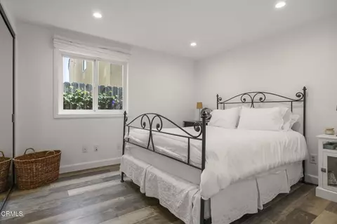 Bedroom - 3908 Ocean Dr, Oxnard, CA 93035 photo 5 of 6