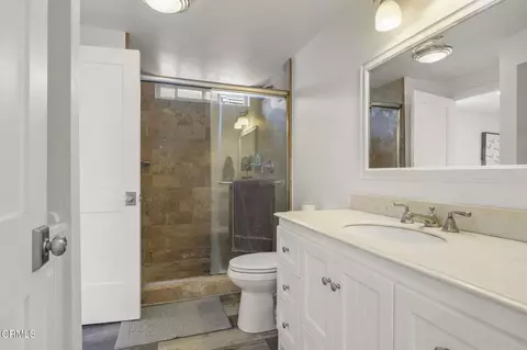 Bath - 3908 Ocean Dr, Oxnard, CA 93035 photo 1 of 2