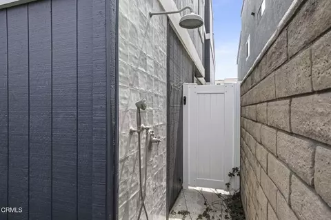 Exterior - 3908 Ocean Dr, Oxnard, CA 93035 photo 4 of 4