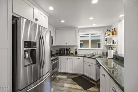 Kitchen - 3908 Ocean Dr, Oxnard, CA 93035 photo 1 of 2