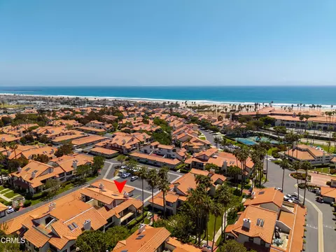 View/Area - 2167 Martinique Ln, Oxnard, CA 93035 photo 4 of 5