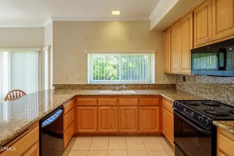 Kitchen - 2011 Lennox Ct, Oxnard, CA 93030 photo 1 of 3