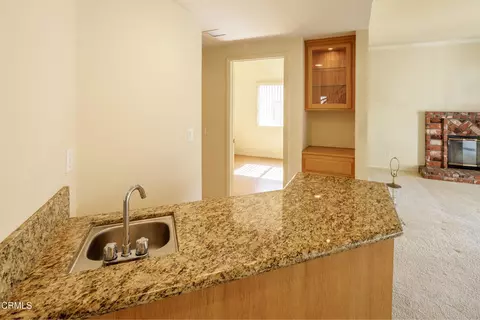 Living - 2011 Lennox Ct, Oxnard, CA 93030 photo 5 of 5
