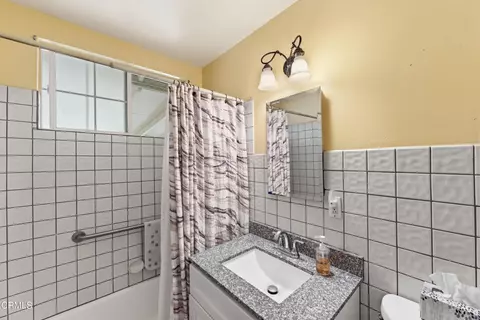 Bath - 1428 S G St, Oxnard, CA 93033 photo 2 of 2