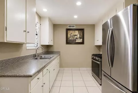Kitchen - 4125 S G St, Oxnard, CA 93033 photo 1 of 2