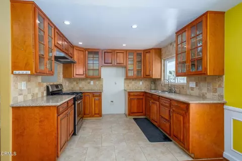 Kitchen - 2207 Mariposa St, Oxnard, CA 93036 photo 1 of 1