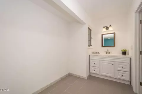 Bath - 2207 Mariposa St, Oxnard, CA 93036 photo 2 of 2