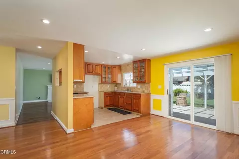 Living - 2207 Mariposa St, Oxnard, CA 93036 photo 1 of 4