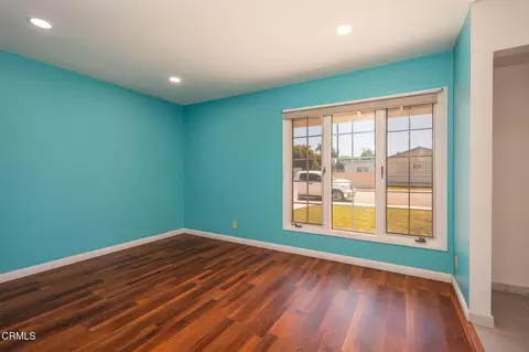 Living - 2207 Mariposa St, Oxnard, CA 93036 photo 4 of 4