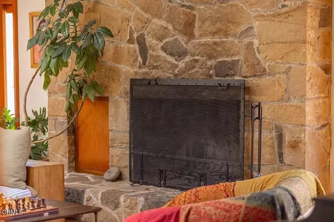 Living - 918 El Toro Rd, Ojai, CA 93023 photo 1 of 2
