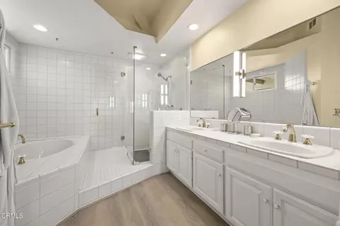 Bath - 1737 Emerald Isle Way, Oxnard, CA 93035 photo 1 of 4