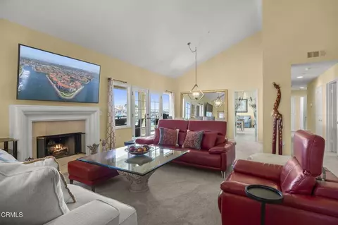 Living - 1737 Emerald Isle Way, Oxnard, CA 93035 photo 2 of 3