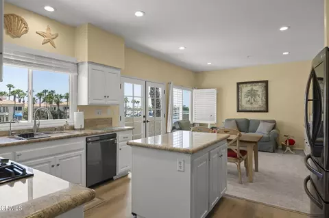 Kitchen - 1737 Emerald Isle Way, Oxnard, CA 93035 photo 3 of 6