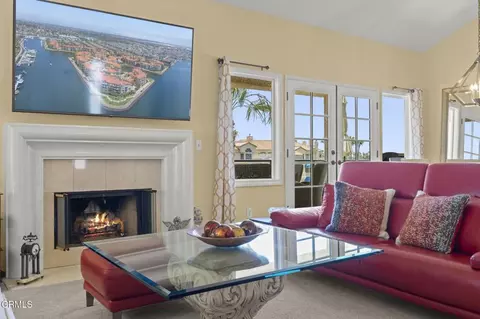 Living - 1737 Emerald Isle Way, Oxnard, CA 93035 photo 3 of 3