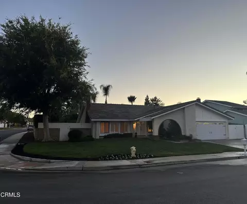 109 Greenmeadow Ave, Thousand Oaks, CA 91320