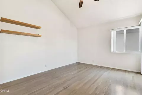 Living - 5125 W Wooley Rd #5, Oxnard, CA 93035 photo 3 of 4
