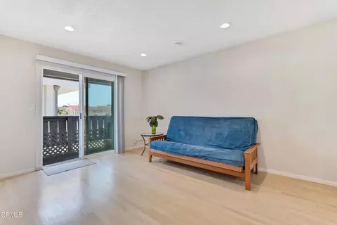 Living - 5125 W Wooley Rd #5, Oxnard, CA 93035 photo 4 of 4