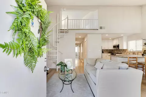 Entry Way - 5125 W Wooley Rd #5, Oxnard, CA 93035 photo 1 of 2