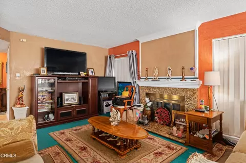 Living - 3138 S K St, Oxnard, CA 93033 photo 2 of 3