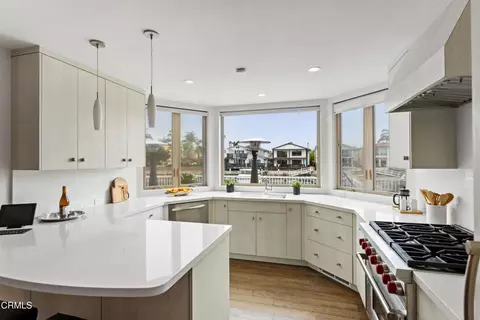 Kitchen - 4010 Romany Dr, Oxnard, CA 93035 photo 2 of 4