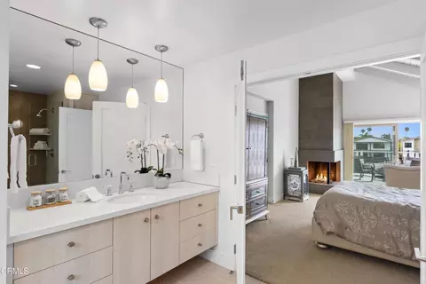 Bath - 4010 Romany Dr, Oxnard, CA 93035 photo 1 of 5