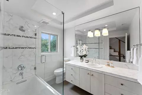 Bath - 4010 Romany Dr, Oxnard, CA 93035 photo 5 of 5