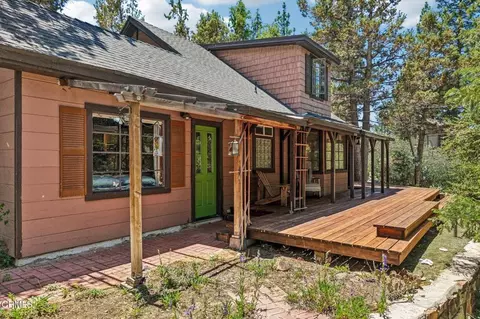 42795 Cougar Rd, Big Bear Lake, CA 92315