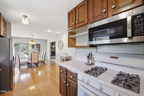 Kitchen - 379 Foothill Dr, Fillmore, CA 93015 photo 4 of 5